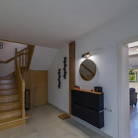 Suton Вилла Пула