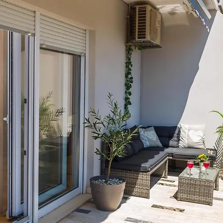 Suton Вилла Пула